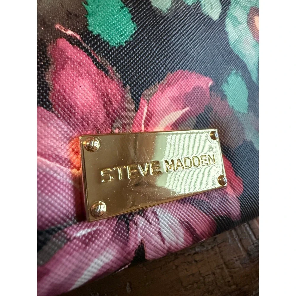 Steve Madden Floral Zip Around Wristlet Wallet Teal Pink‎ Gold Hardware